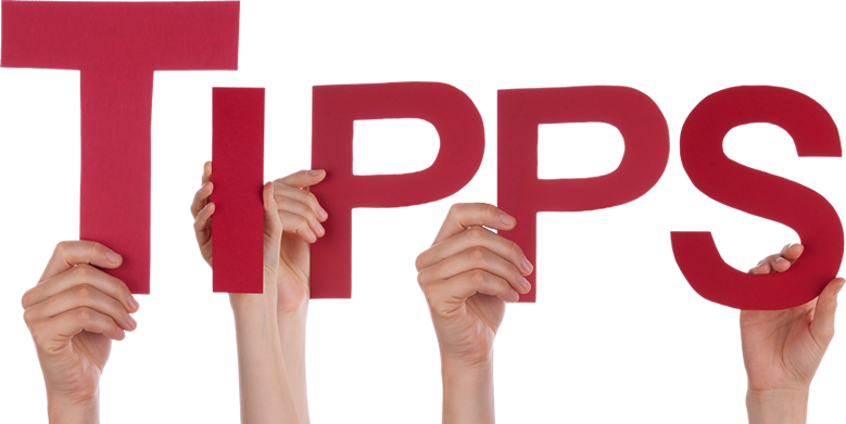 Immobilien-Tipps von Immobilien Anders GmbH in Bautzen Mehrere Hände halten rote Buchstaben, die das Wort "TIPPS" bilden. Immobilien Anders GmbH in Bautzen gibt wertvolle Ratschläge.